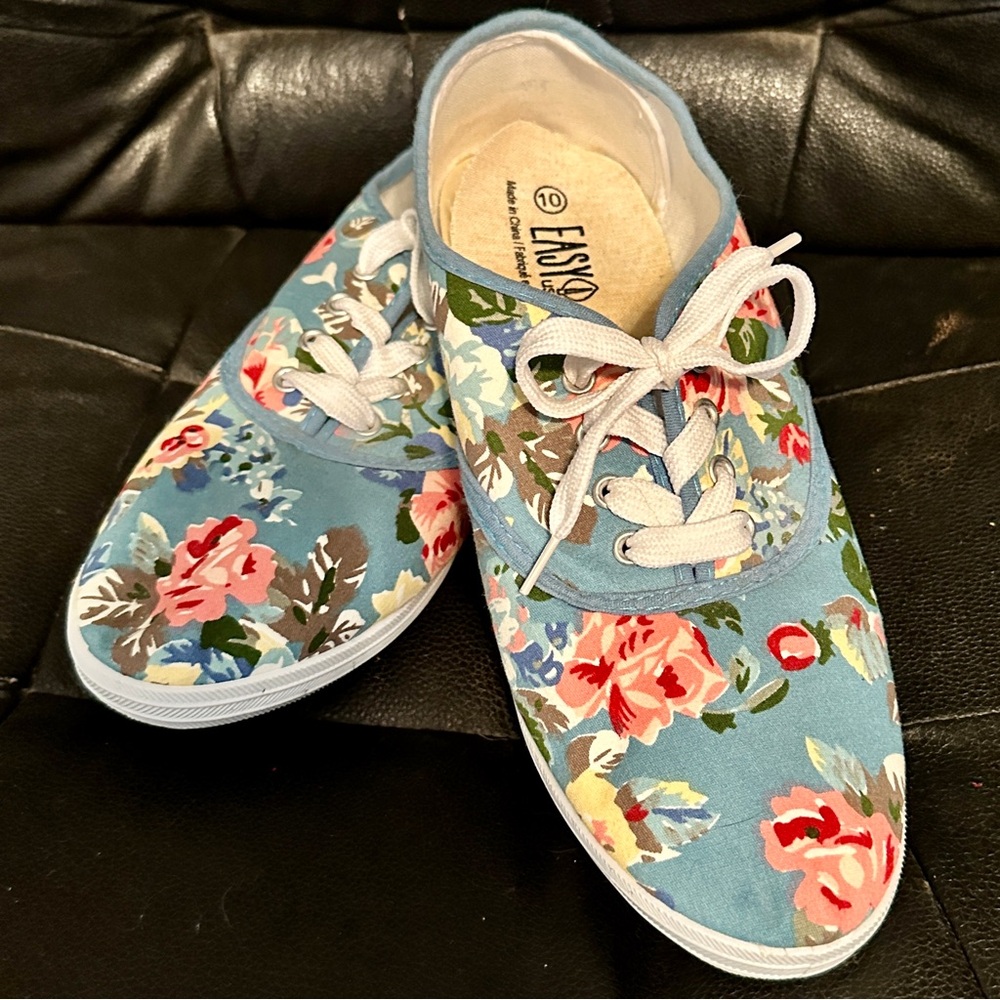 Ladies Floral Print Sneakers Size 10 Blue background with colorful flowers